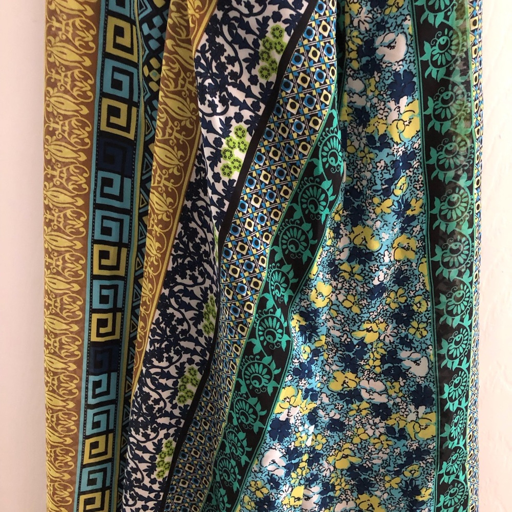 Patterned Dress - Picture 3 of 3